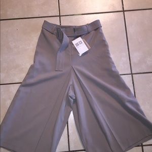 I’m selling this amazing trousers